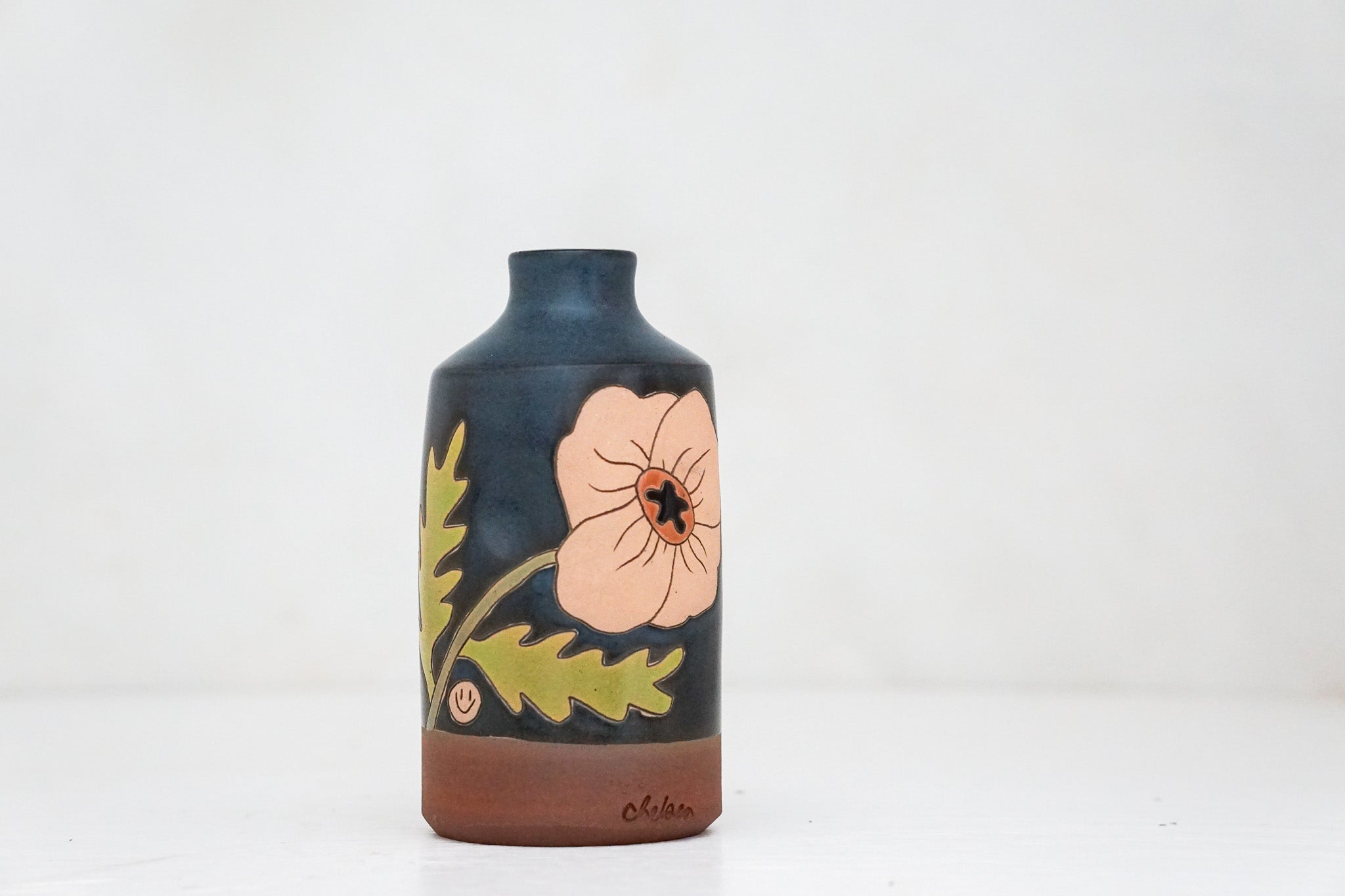 Poppy Bottle vase in Darby