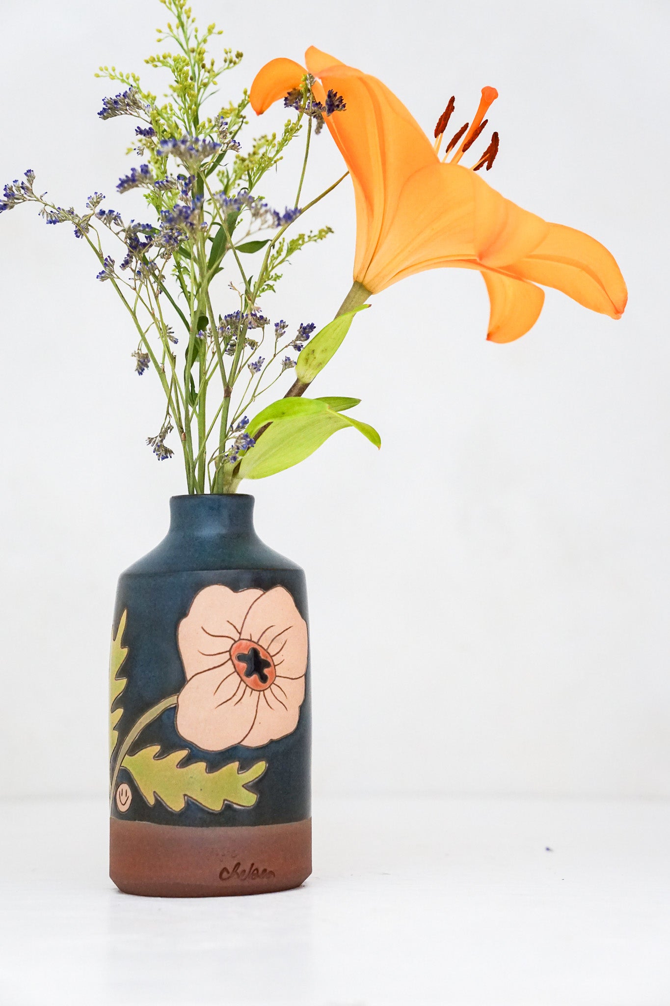 Poppy Bottle vase in Darby