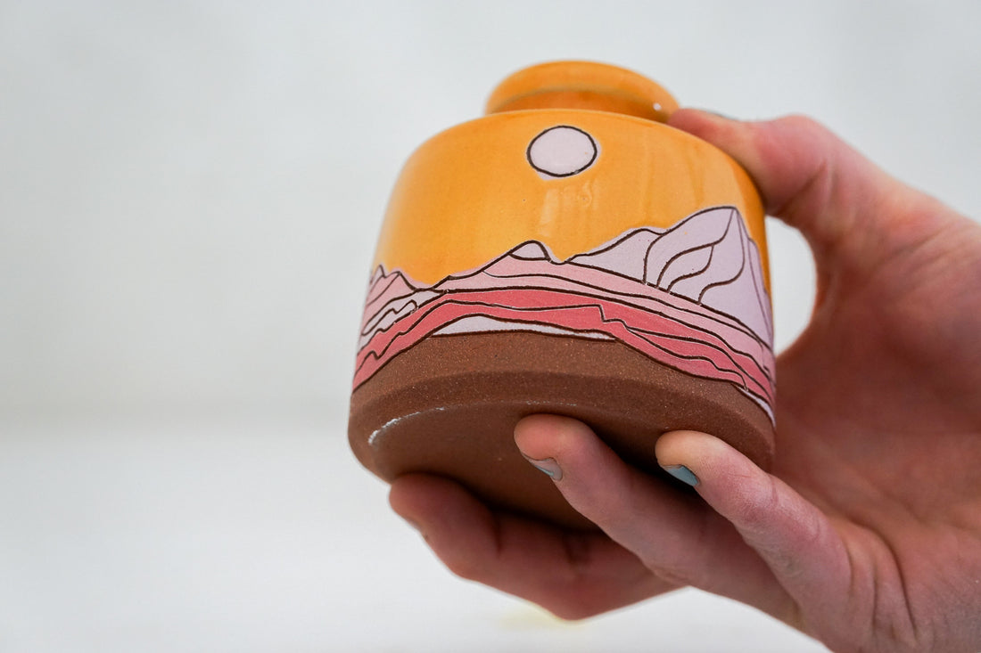 Strawberry moon in Tang Budvase