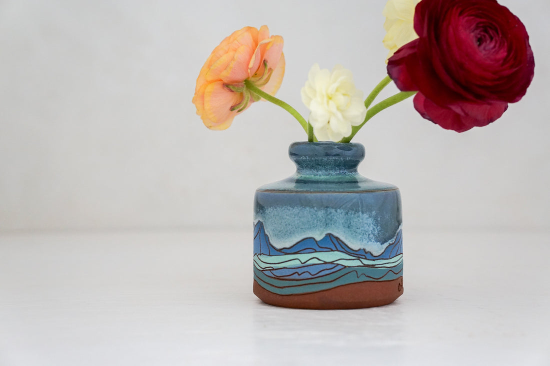 Mountain Blues Budvase