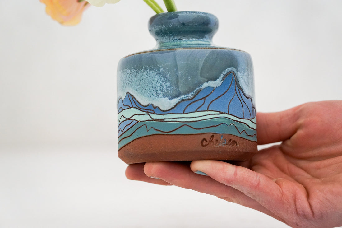 Mountain Blues Budvase