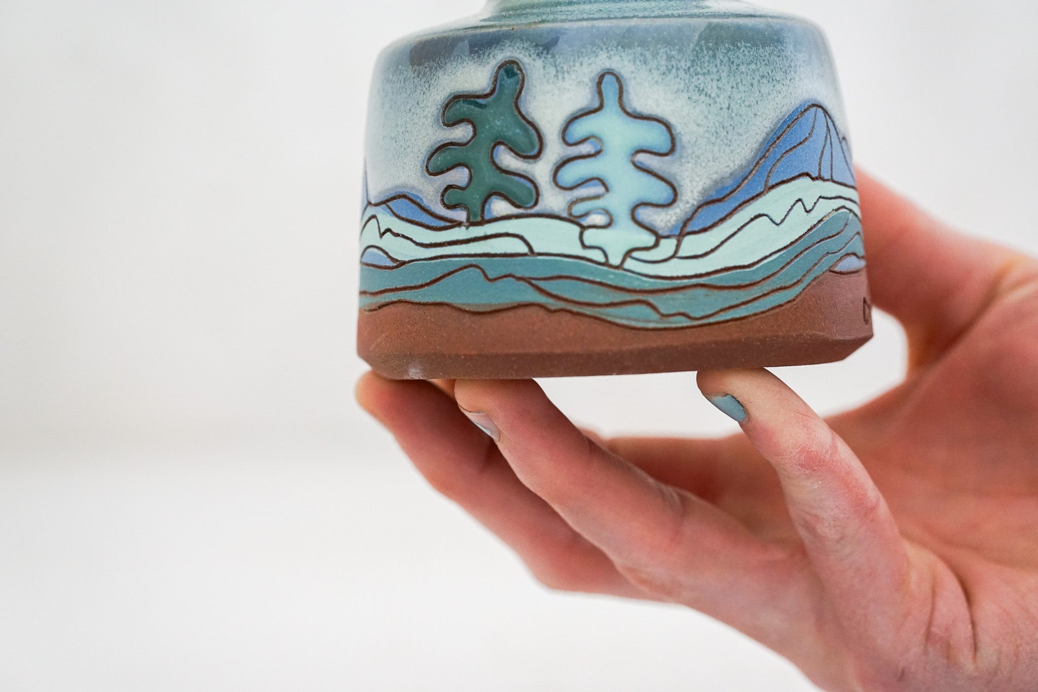 Mountain Blues &amp; Trees Budvase