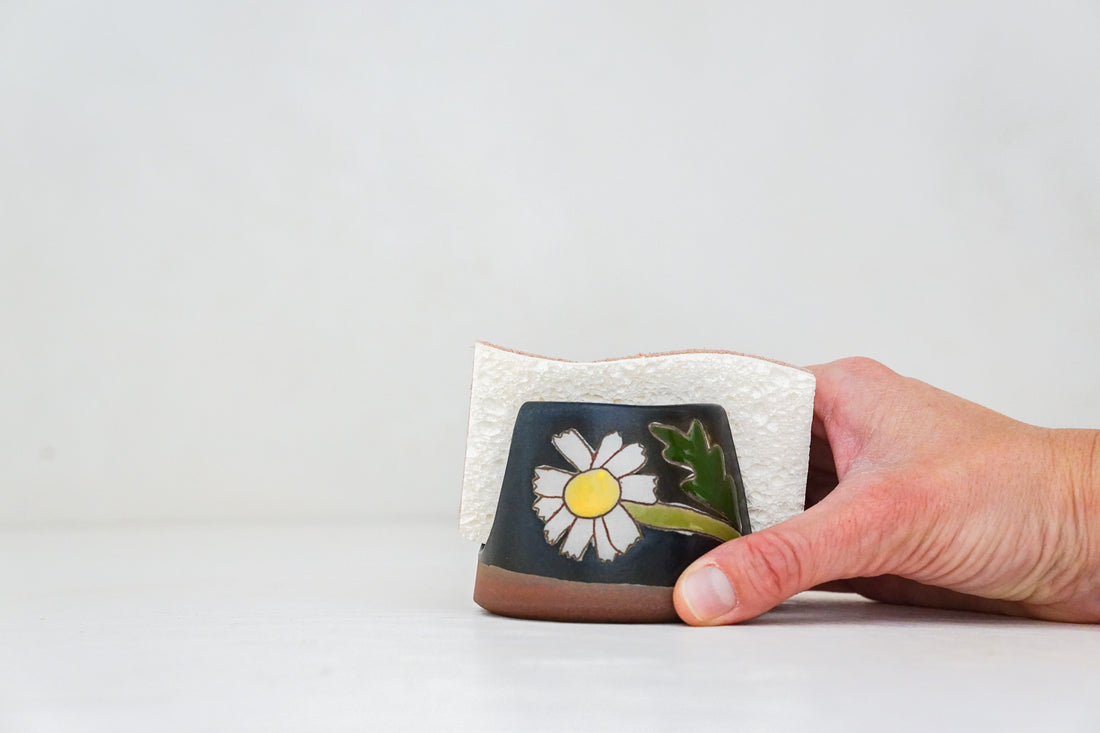 Daisy Sponge Holder in Darby