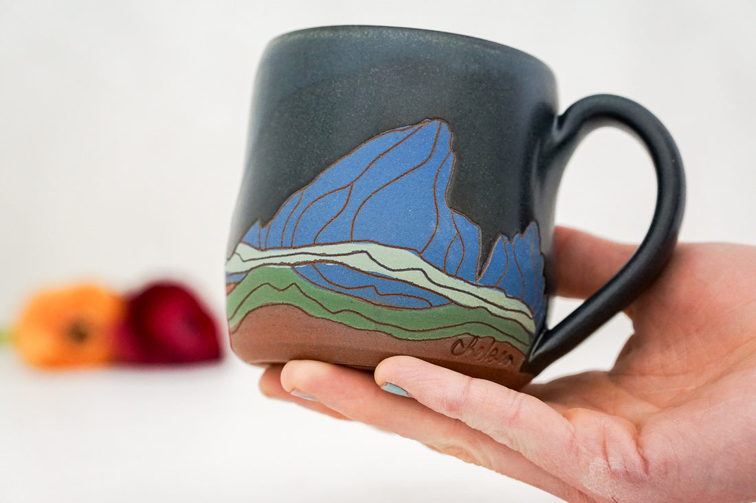 E Teton in Darby Wavy mug