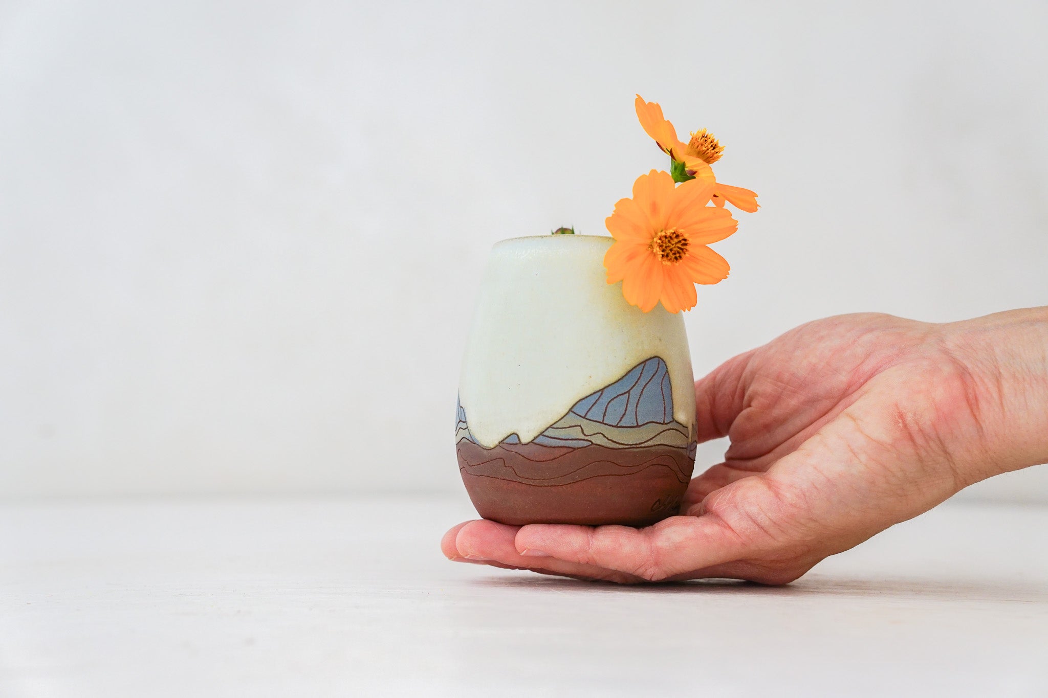E Teton Bud vase in Bone