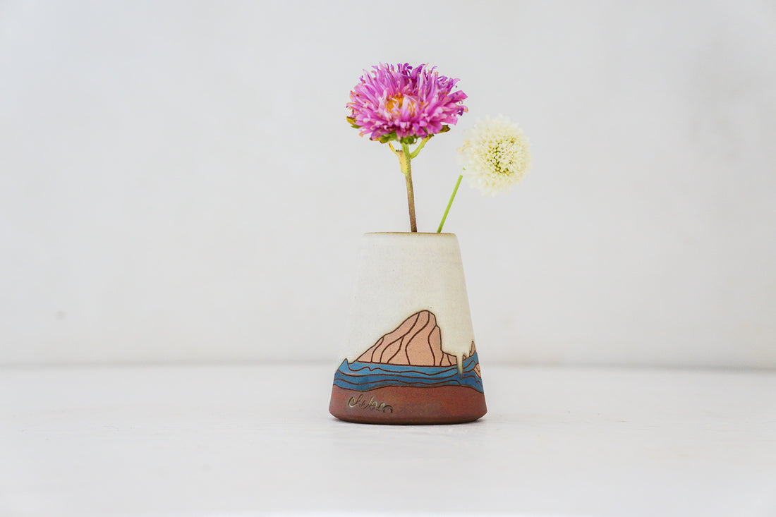 E Teton Bud vase in Bone