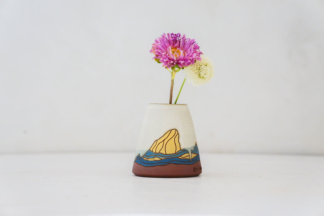 E Teton Yellow Bud vase in Bone