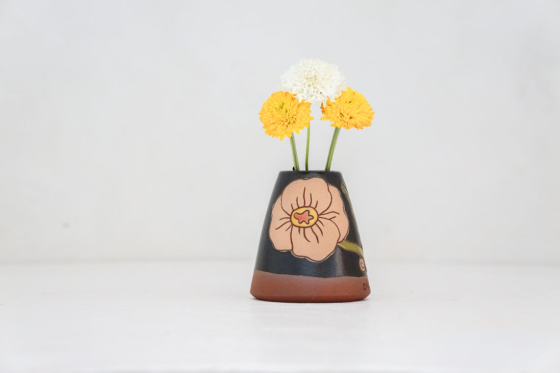 Poppy Bud vase in Darby