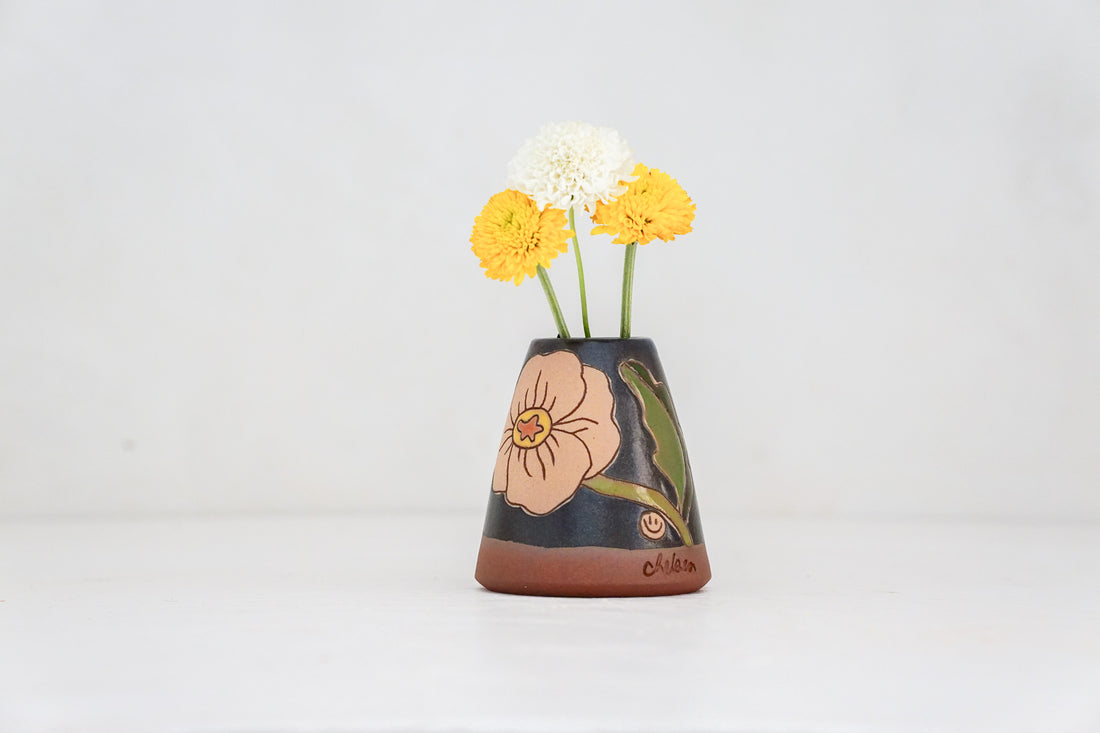 Poppy Bud vase in Darby