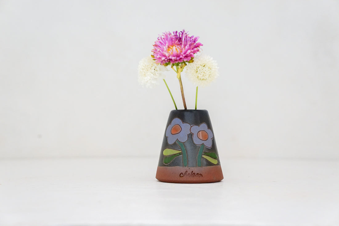 Flower Power Bud vase in Darby