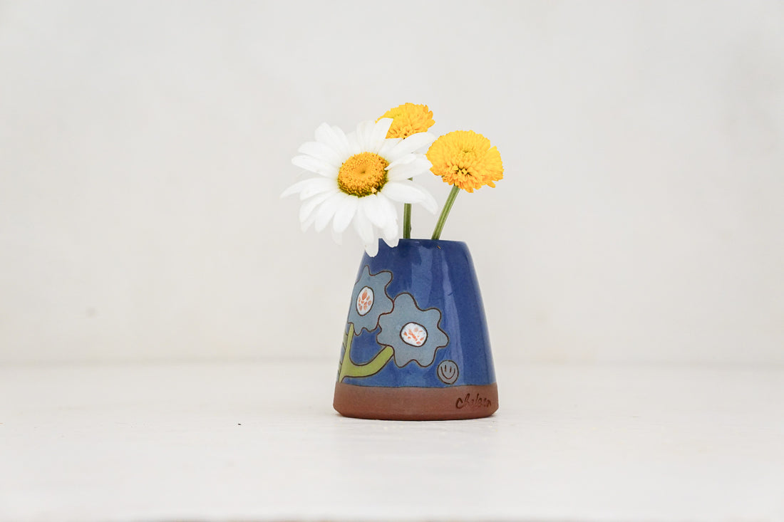 Flower Pop Bud vase in Flax