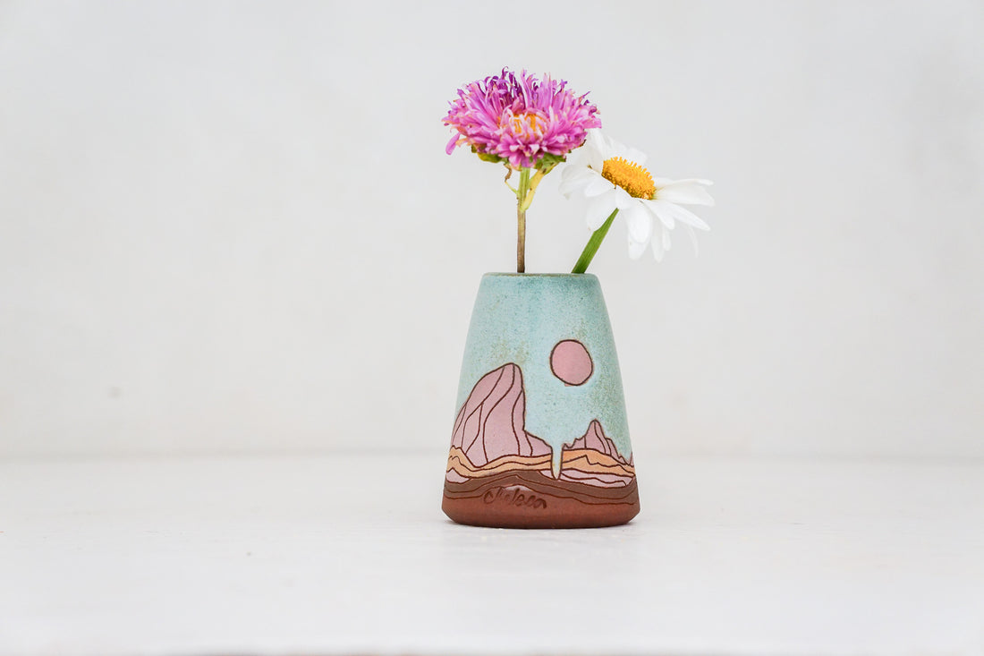E Teton Bud vase in Lake