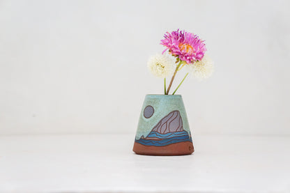 E Teton Purple Moon Bud vase in Lake