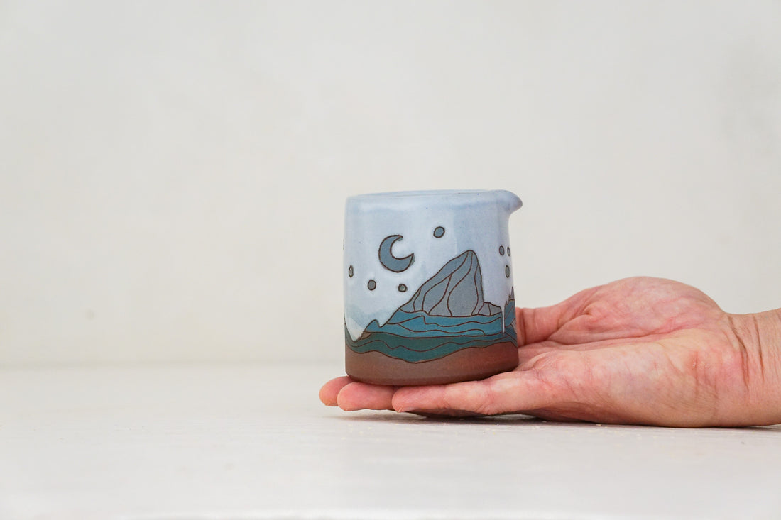 E Teton Night Pitcher in White