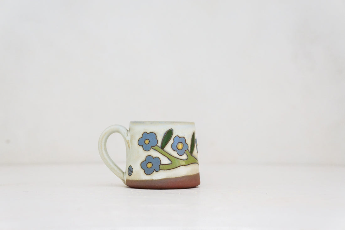 Forget-me-not BB mug in Bone
