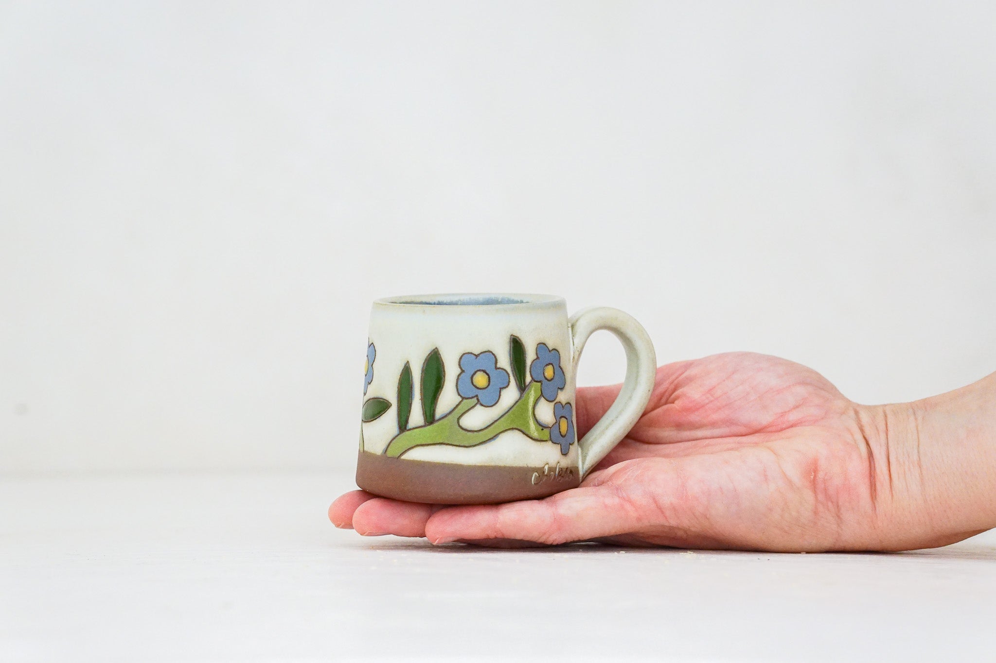 Forget-me-not BB mug in Bone