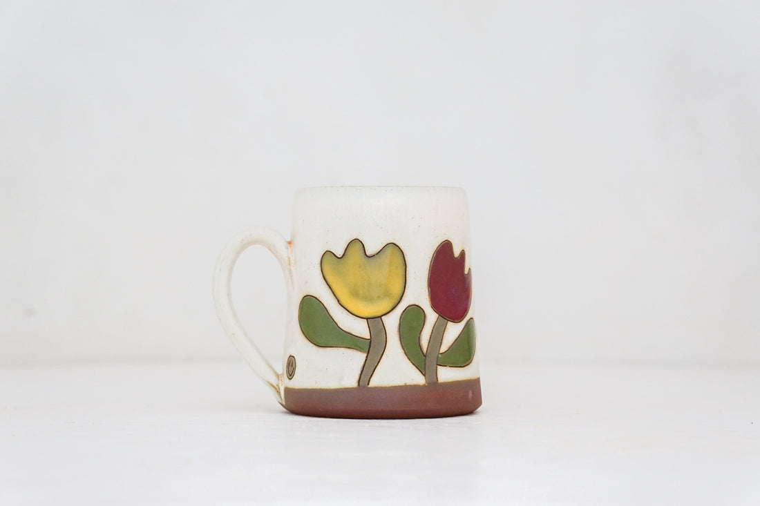 Tulip mug in Bone