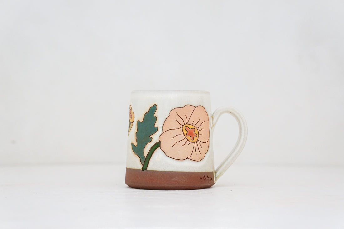 Poppy mug in Bone