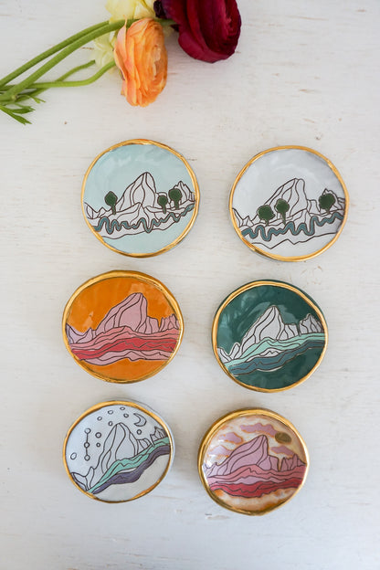 E Teton colored slip GOLD Ring Dish