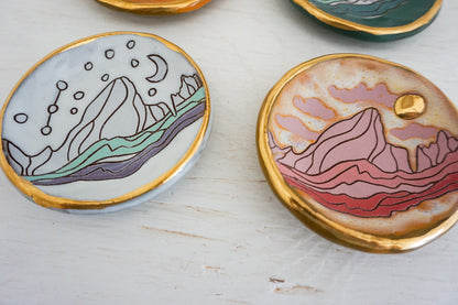 E Teton colored slip GOLD Ring Dish