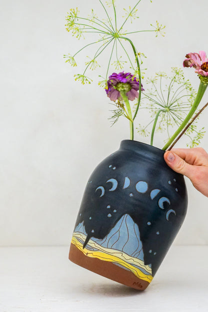 W Teton Blue Moon phase Vase in Darby
