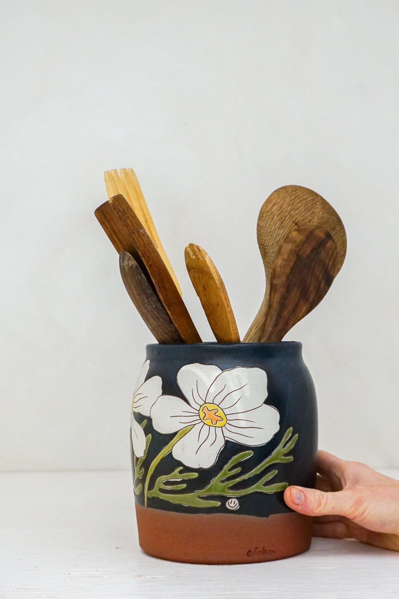 White Cosmo Utensil Holder in Darby