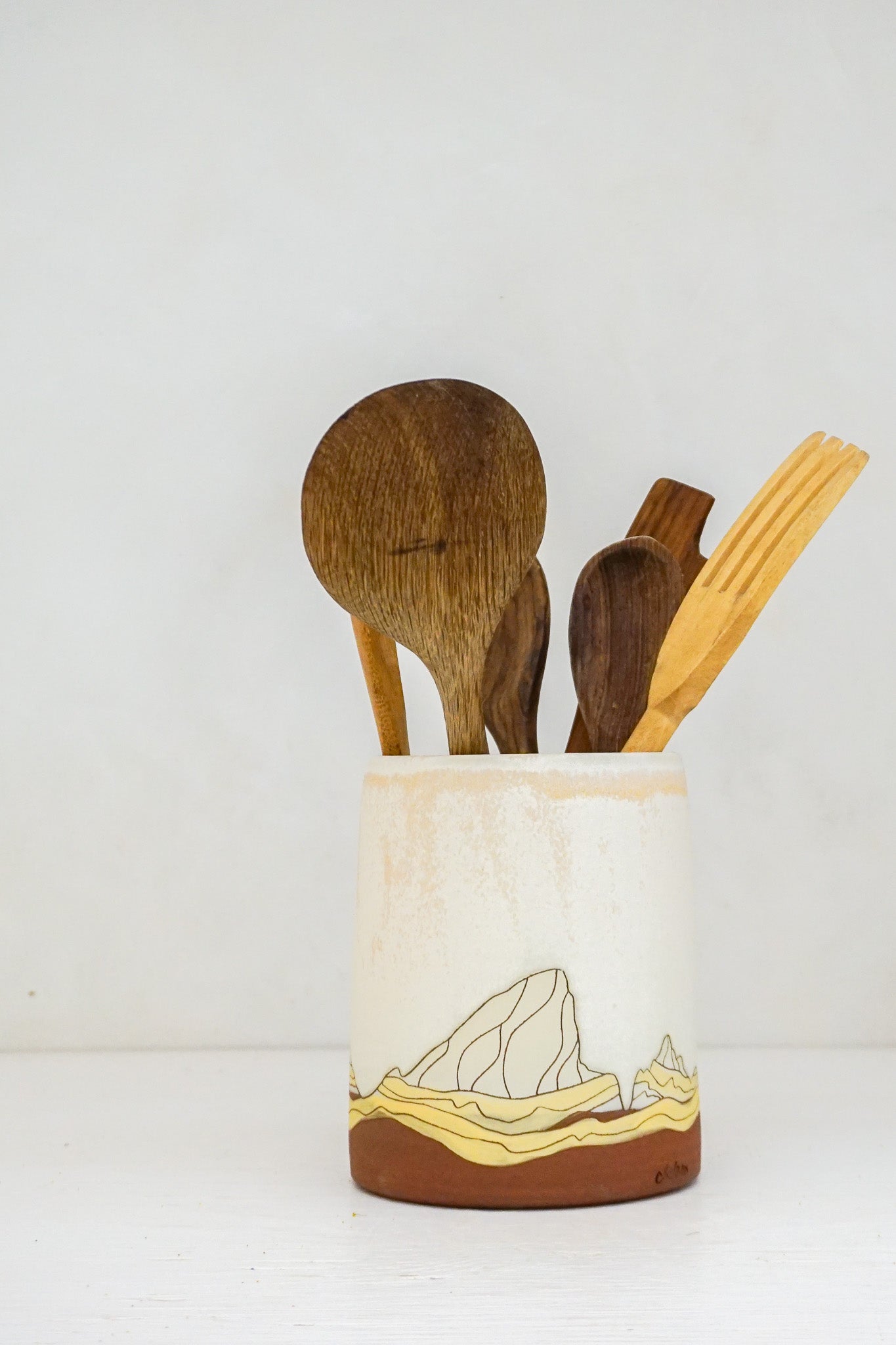 E Teton Yellows Utensil Holder in Bone