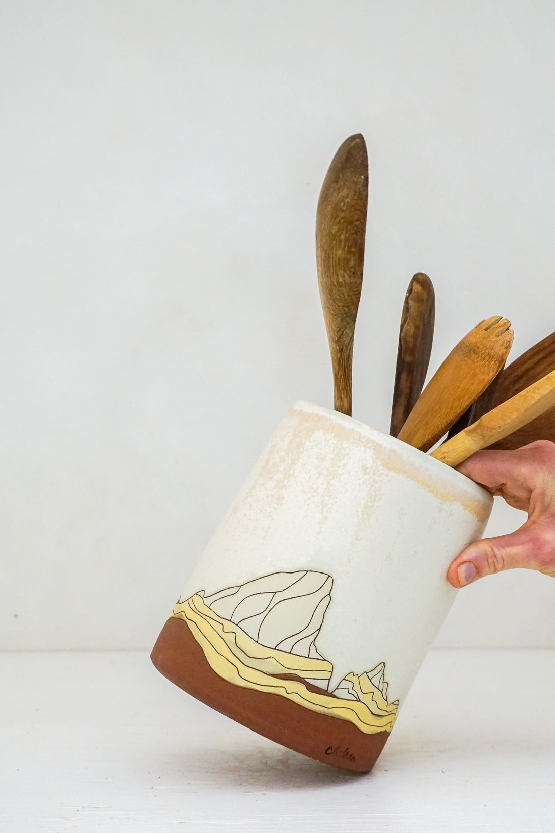 E Teton Yellows Utensil Holder in Bone