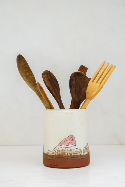 E Teton Neapolitan Utensil Holder in Bone