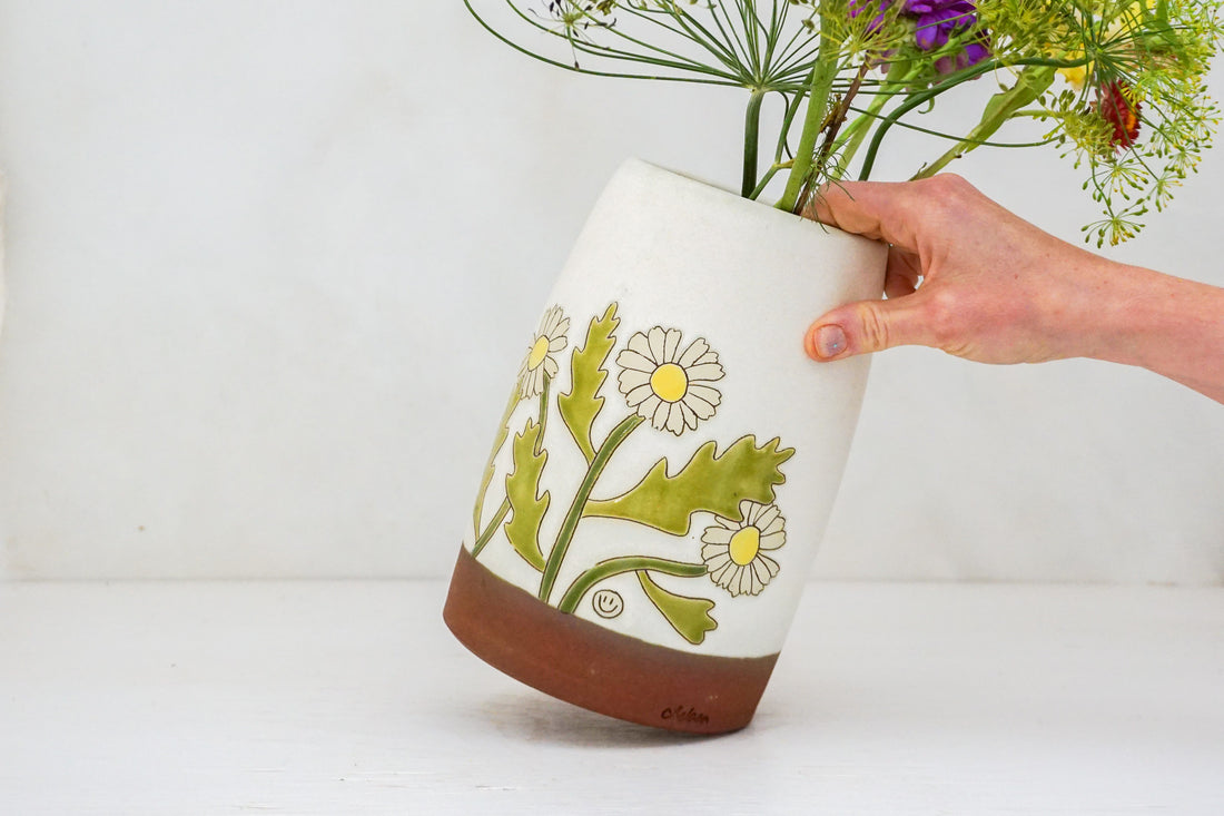 Daisy Flower Vase in Bone