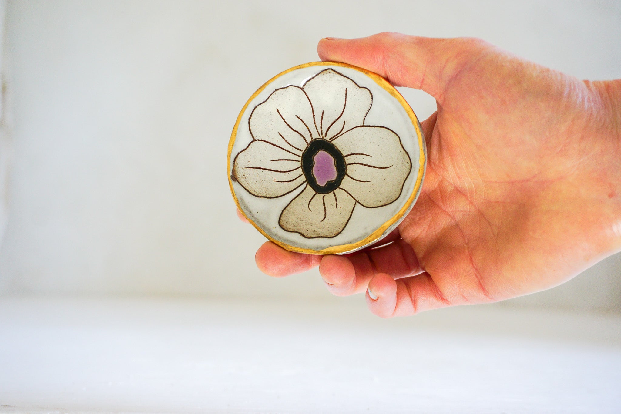 GOLD Flower ring dish in White