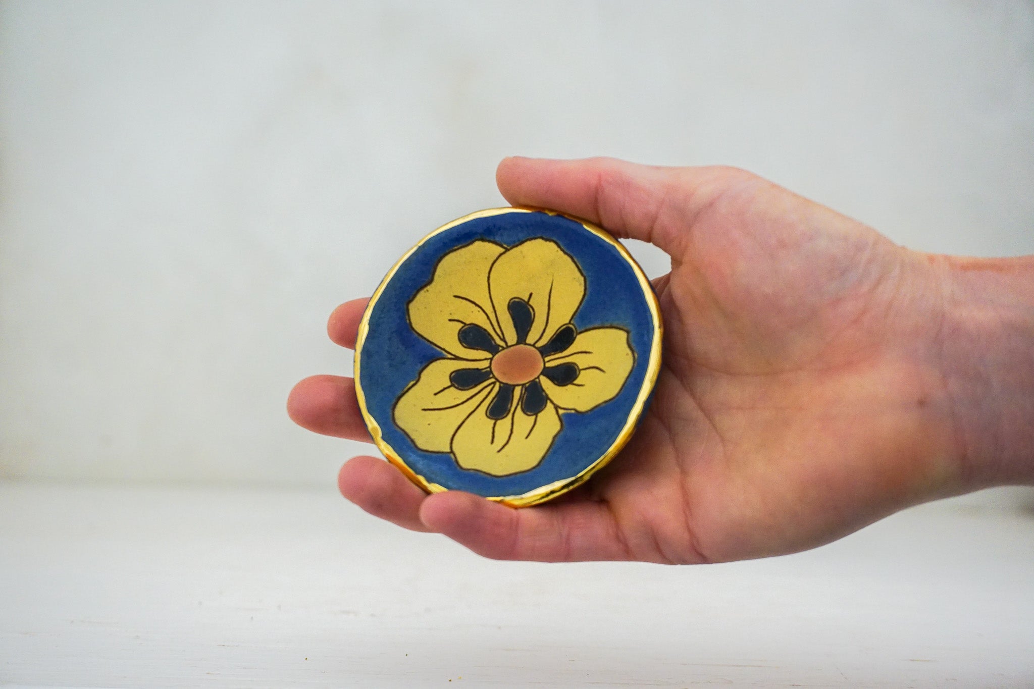 GOLD Flower ring dish in Flax