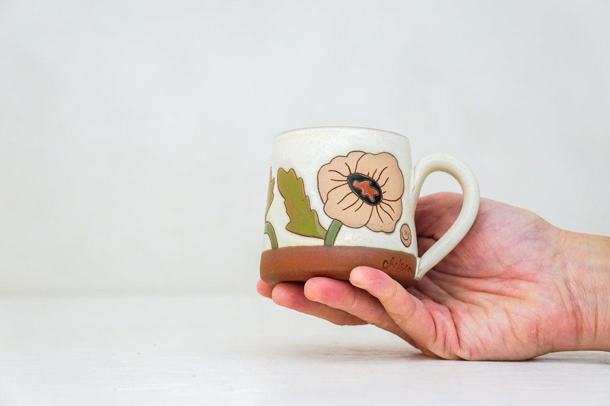 Poppy Flower BB mug in Bone