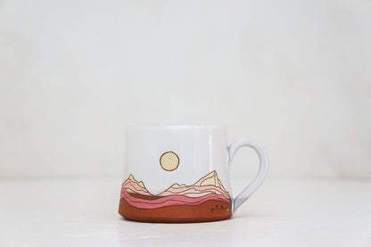 Mtn Moon mug shortie in White