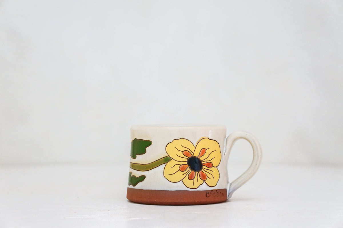 Buttercup mug shortie in White
