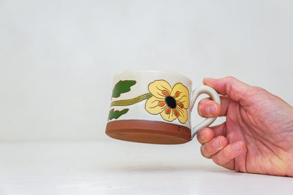 Buttercup mug shortie in White