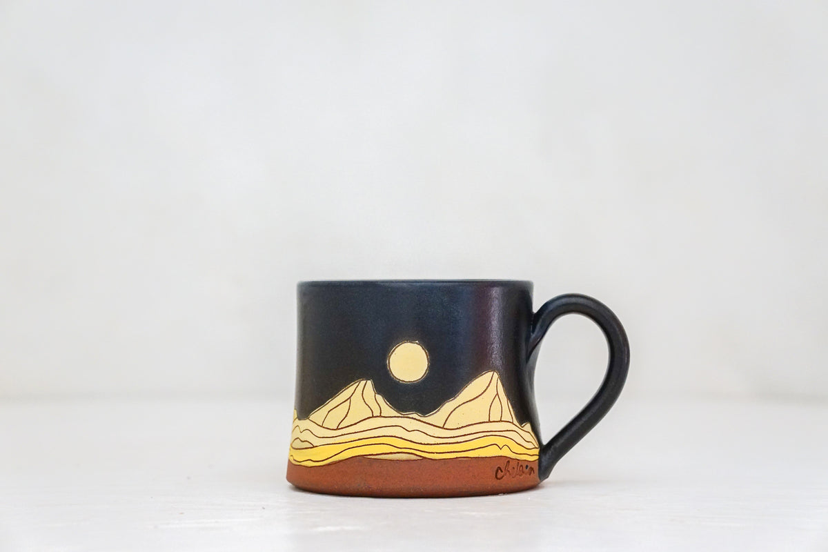 Mtn Moon mug shortie in Darby