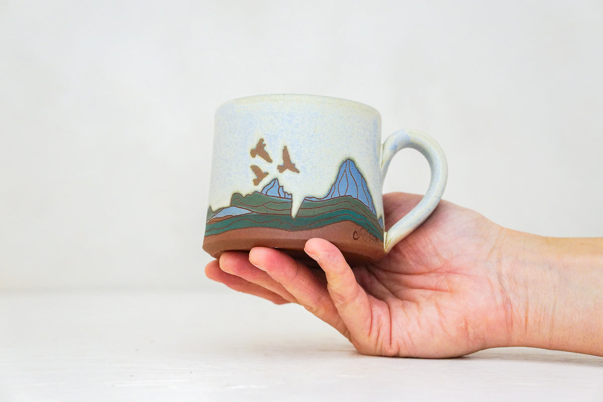 W Teton Birds mug shortie in Bone