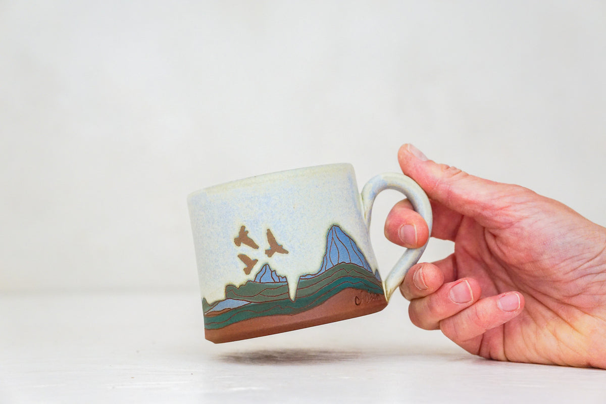 W Teton Birds mug shortie in Bone