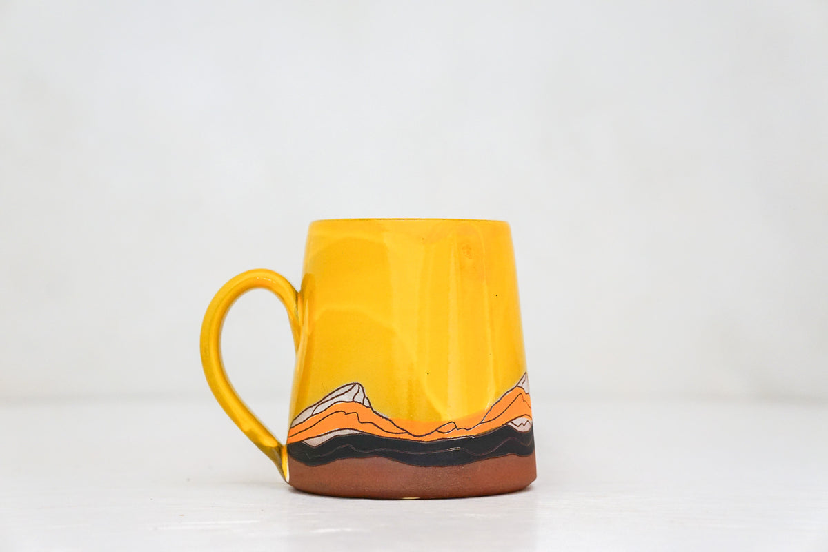 Mtn Birds OG mug in Tang