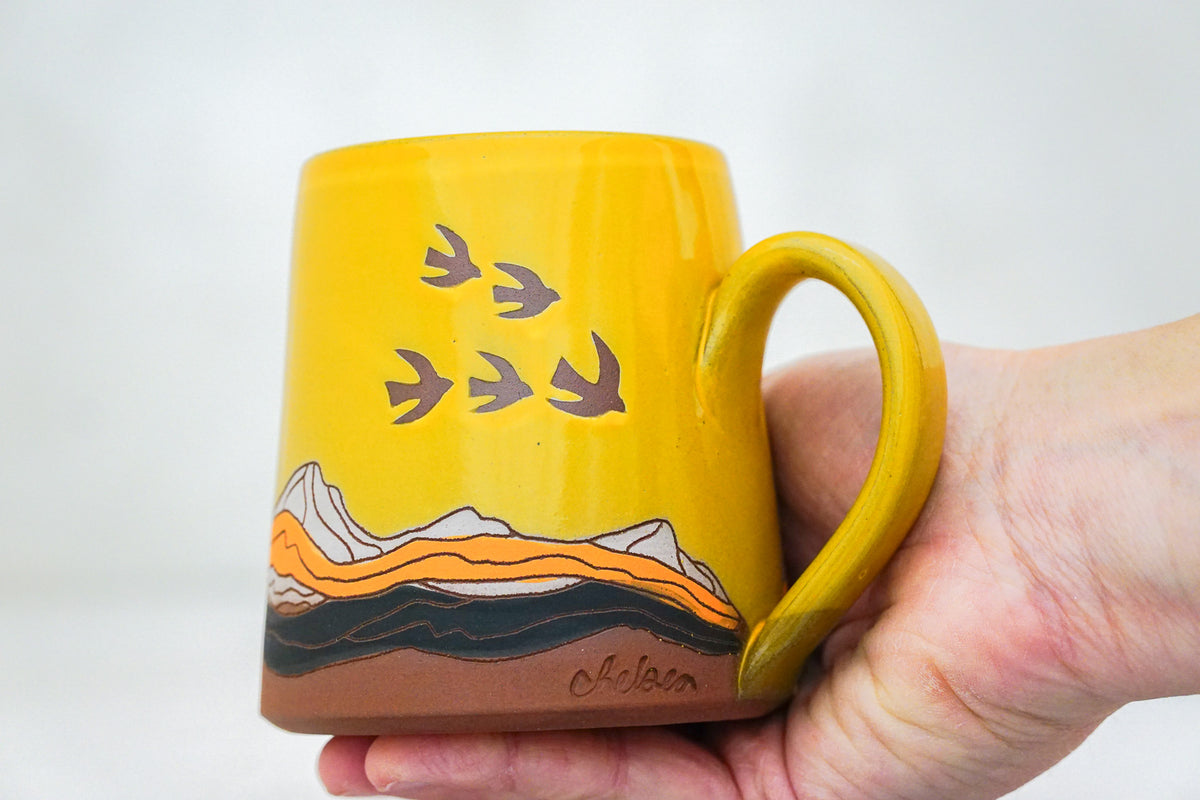 Mtn Birds OG mug in Tang