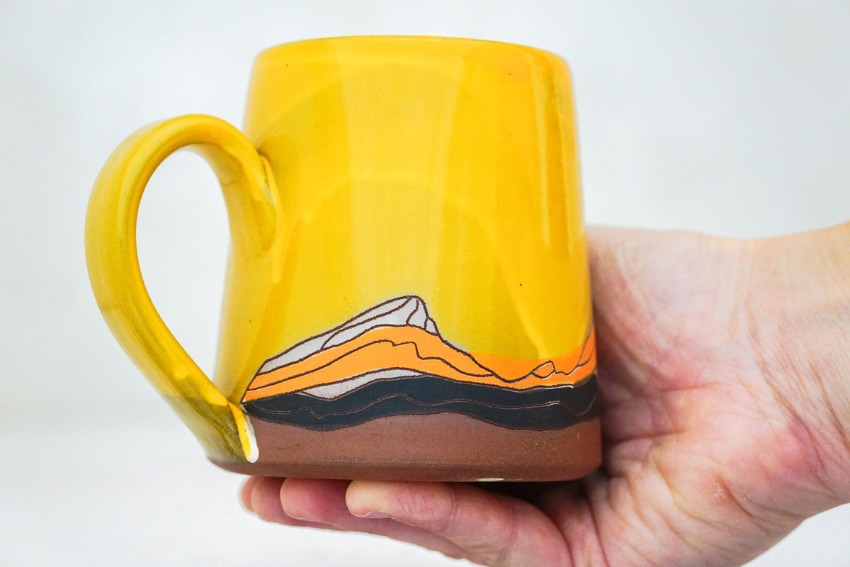 Mtn Birds OG mug in Tang
