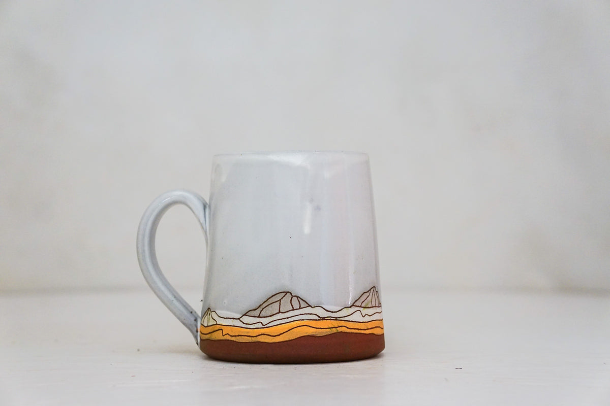Mtn Bear OG mug in White
