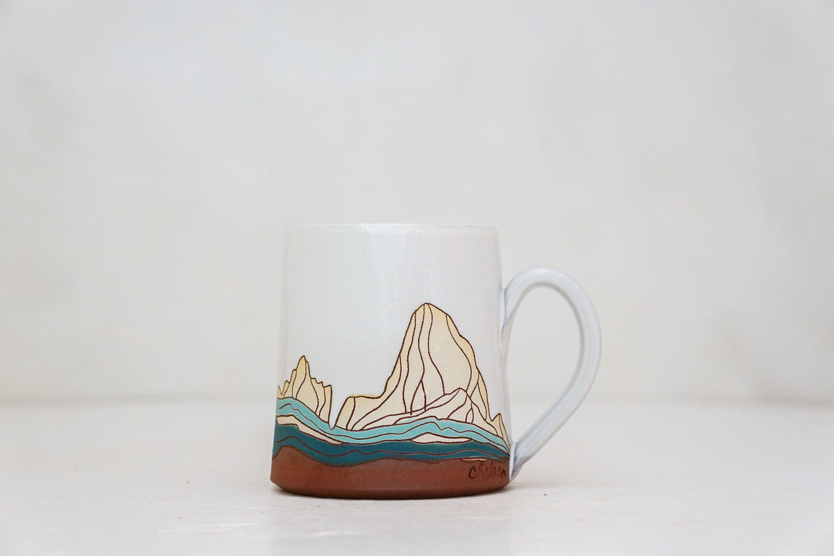W Teton OG mug in White