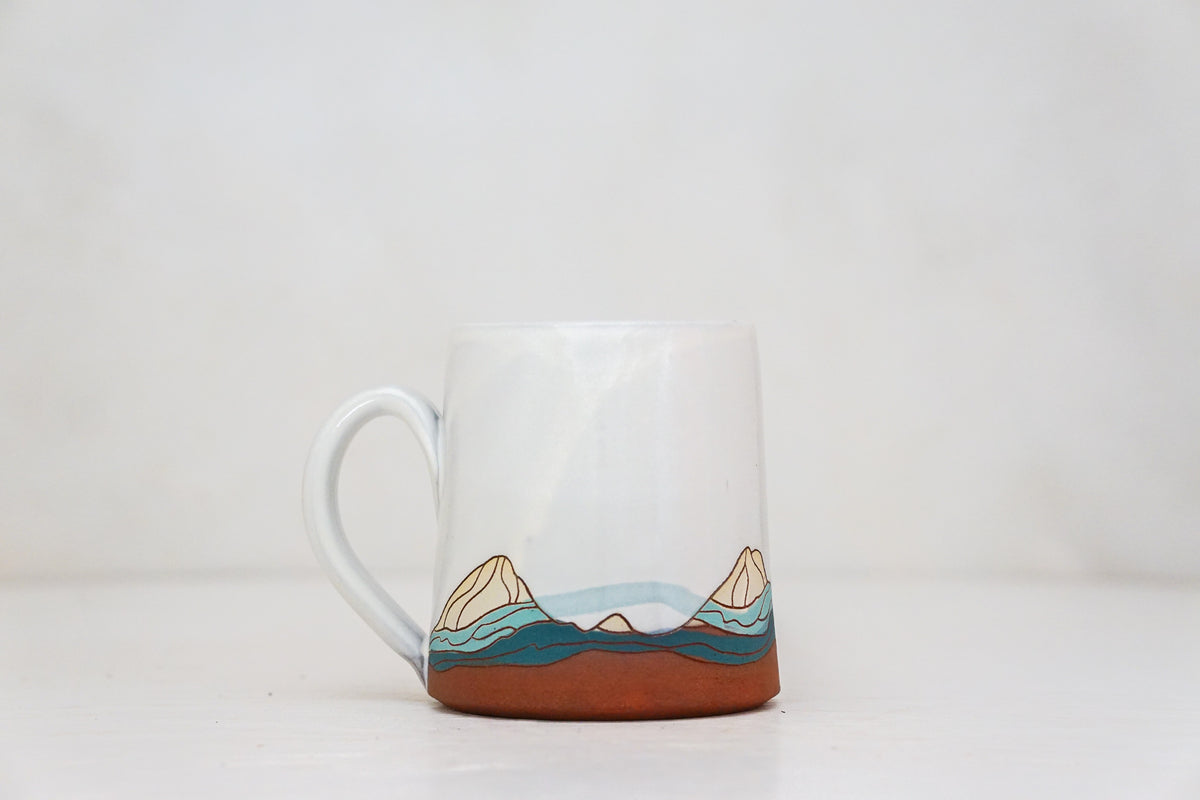 W Teton OG mug in White