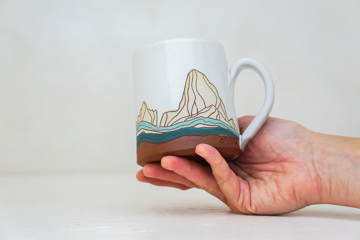 W Teton OG mug in White