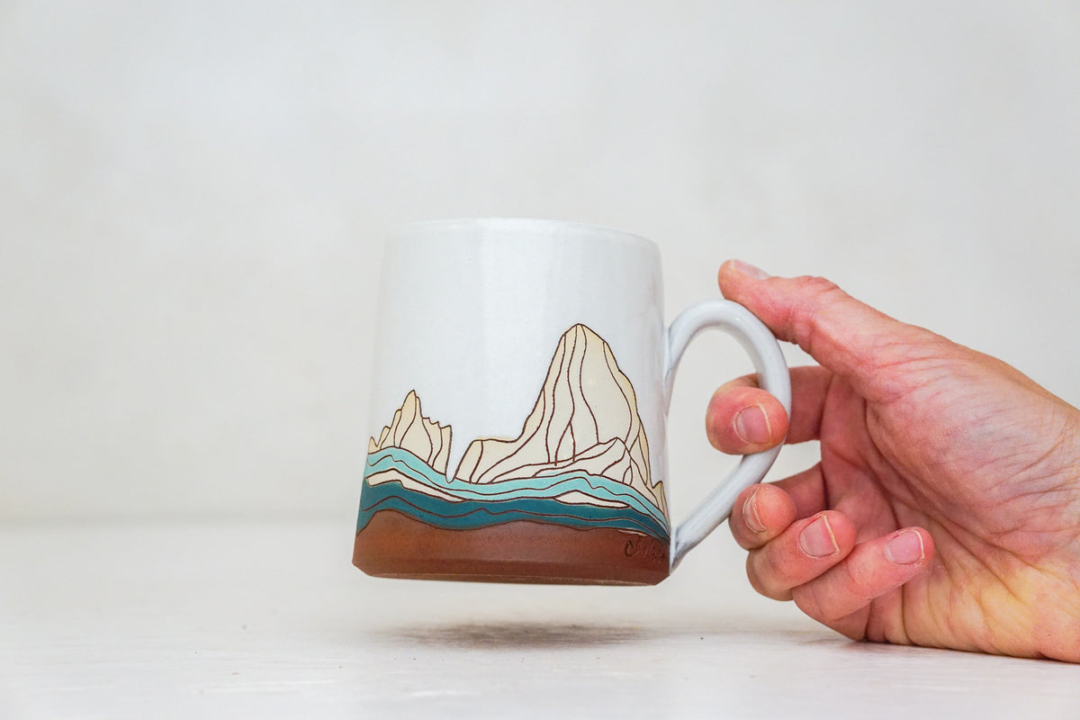 W Teton OG mug in White
