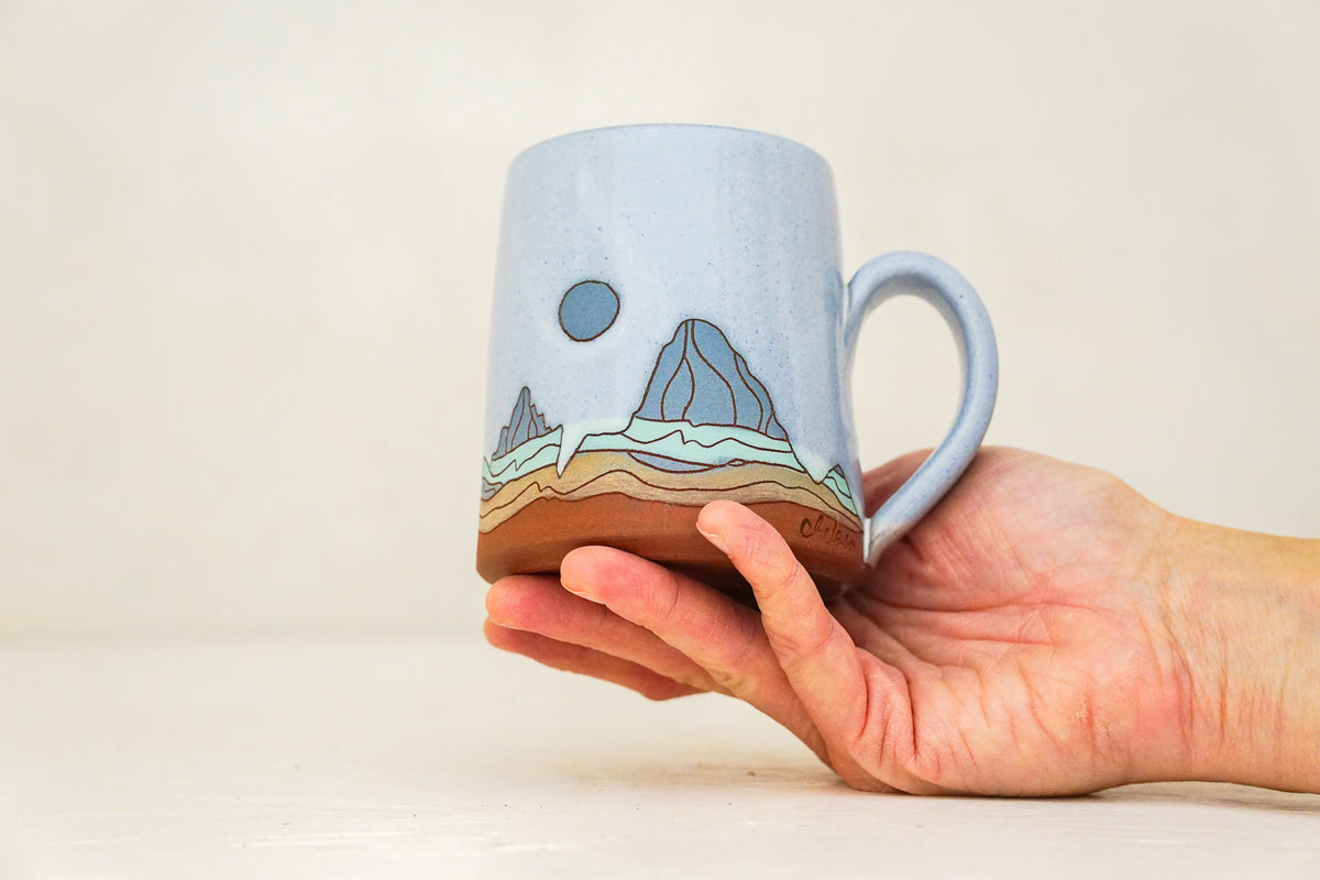 W Teton Moon OG mug in White