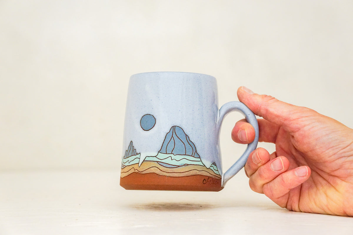 W Teton Moon OG mug in White