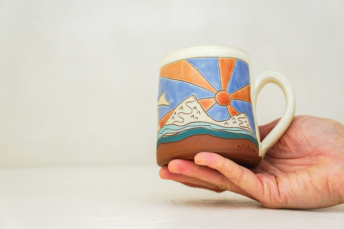 Mtn Sunburst OG mug in Bone